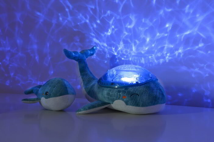Lampka projektor dla dzieci Cloud b. Szumis z imieniem wieloryb niebieski