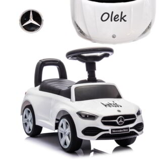 Pojazd Mercedes C-Class S z imieniem na masce